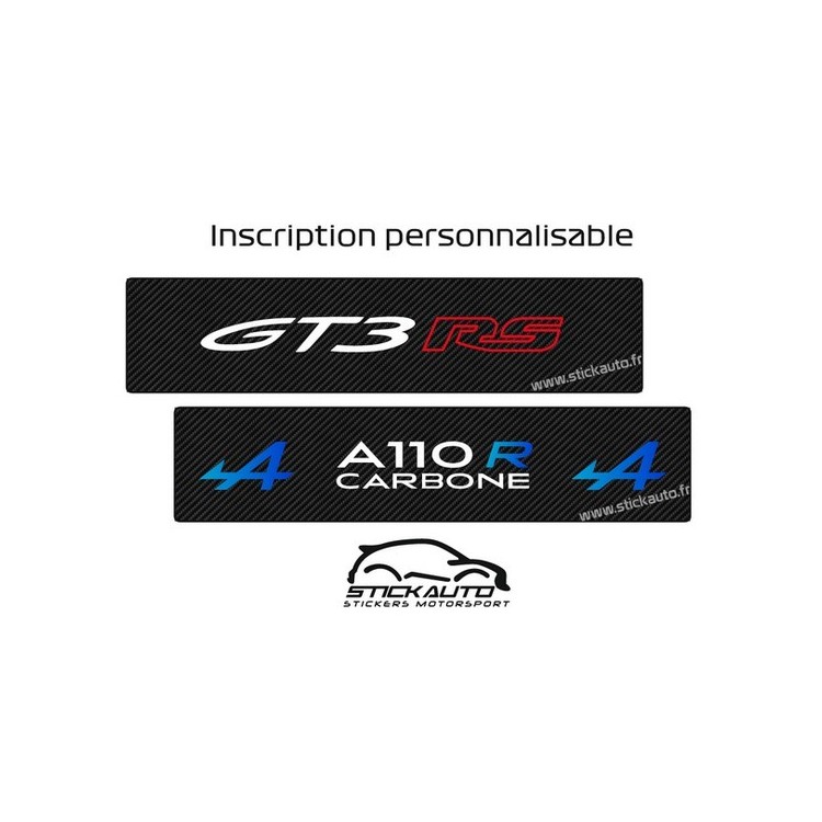 Cache plaque prestige avec fond imprimé carbone HD et inscription personnalisable